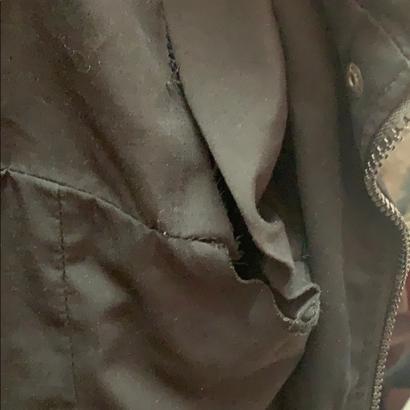 Bench Trench Coat - Picture 5 of 5